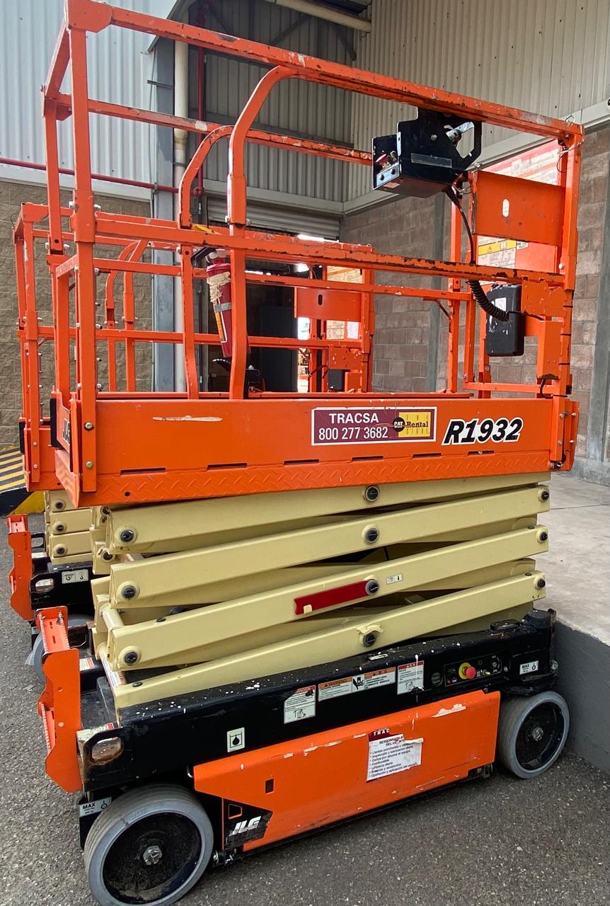 PLATAFORMA TIJERA JLG