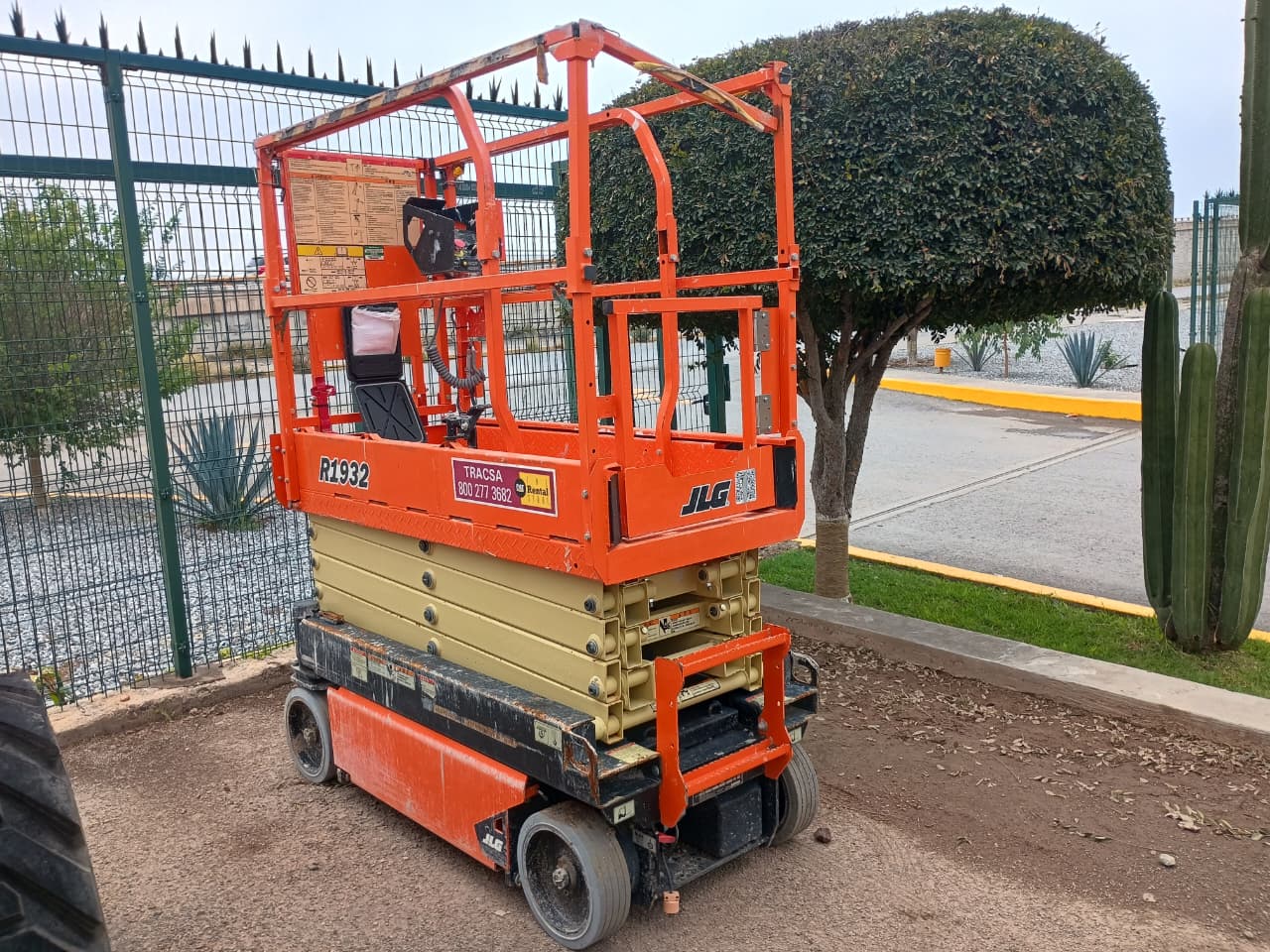 PLATAFORMA TIJERA JLG