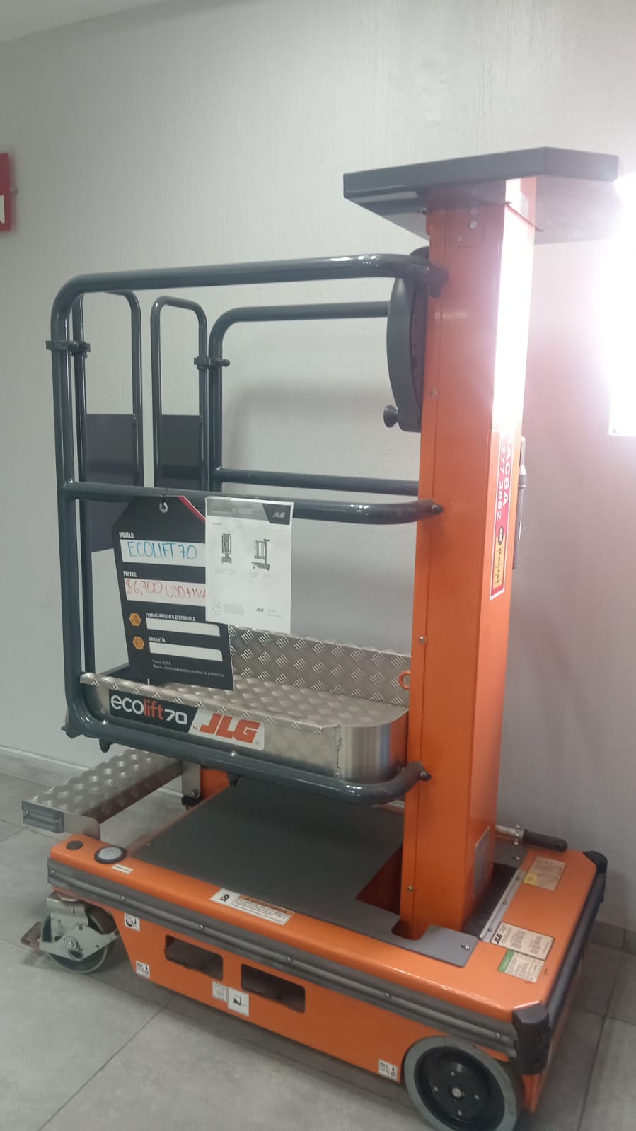 PLATAFORMA ELEVADORA JLG